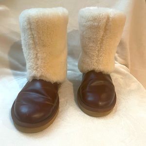 UGG Australia, NWOT